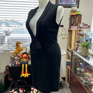 VINTAGE Barbara Fields Elegant Black Sleeveless Dress with plunging neckline